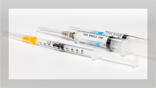 用途に応じた注射製剤を使い分けるための医療用注射器の並び